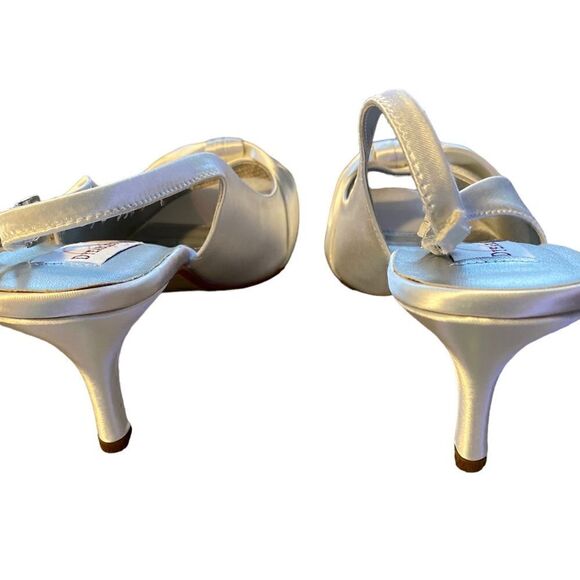 Dyeable white satin Faye slingback pump NWT & box size 10 bow accent w/box - Picture 7 of 12